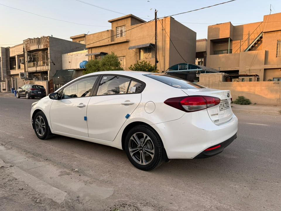 سلام عليكم سيراتو مديل ٢٠١٧ مكفوله بدون صبغ بدون باردمكفوله مابيه أينقص ماشيه ٧٩ سياره جديده رقم جديدهزه سنويه جديده بسمي مكاني بغداد
رقمي ‭0773 639 4616
