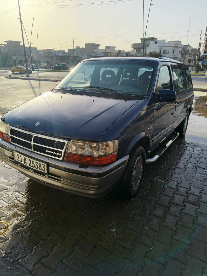 السلام عليكم من رخصة الادمن كلايزلر 7 راكب موديل 1995 تايرات وبطارية جديدة صدر امامي خلفي بحالة ممتازة تدفئة تبريد شغالة كراسي منفصل سياحي اربعة جام كهرباء كير ومحرك كامري بحالة جيدة جدا (ممتازة) رقم سليمانية سنوية لغاية 2028 بأسمي سعر 46 العنوان كركوك موبايل ***********
