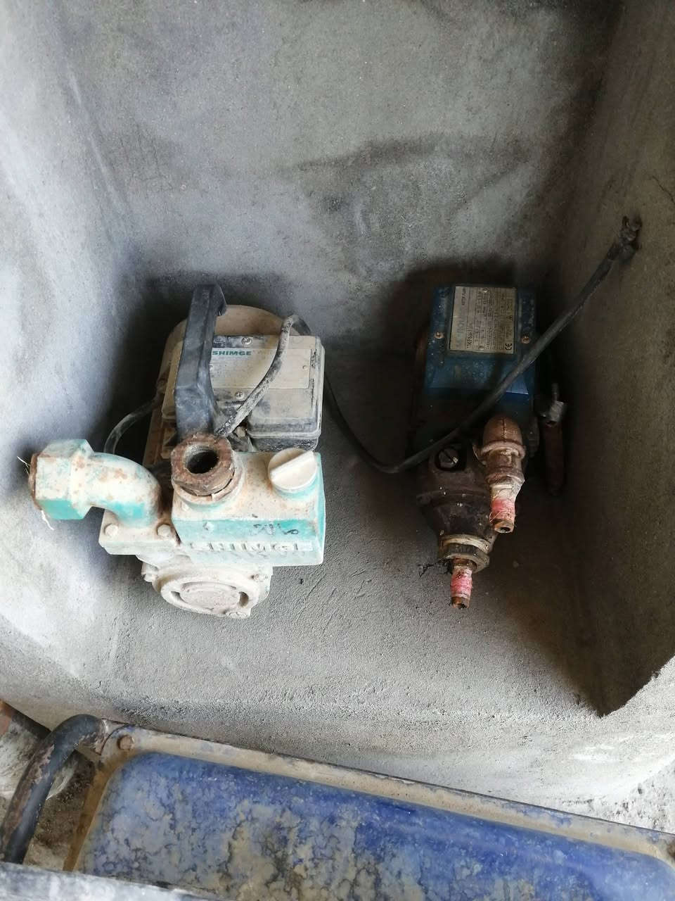للبيع ميوزه مع مرآة حلاقة مع معرض مع جام خانة حديد


**إذا كنت صاحب هذا الإعلان وتريد حذفه لأي سبب، رجاءا أرسل رسالة إلى الدعم الفني**