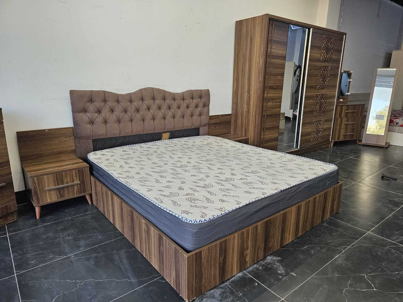 غرفه نوم 7 قطع للبيع نظيف سعر 375 الف شراي يخابر رقم مكان كركوك ***********
