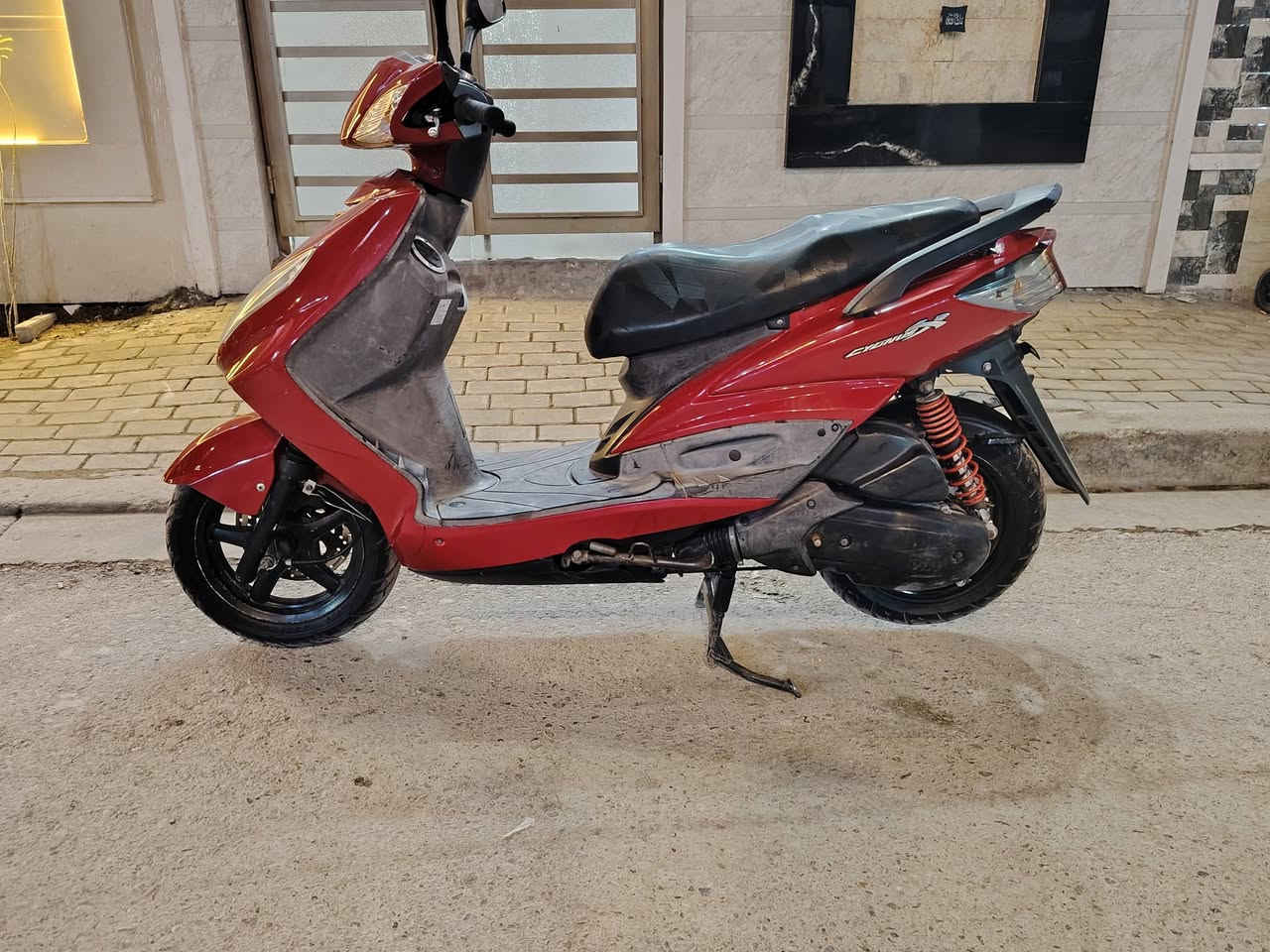 السلام عليكم للبيع سنكس فحل كابريتر مال رمبه مكفوله كفاله عامه السعر مليون و100وبيها مجال قليل العنوان بغداد حي تونس الاتصال على الرقم ***********
