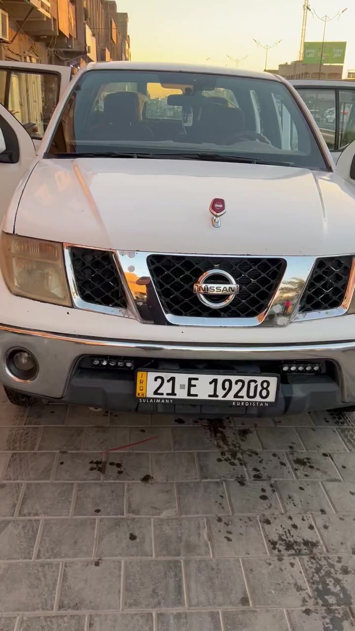 السلام عليكم نيفاره للبيع 2008محرك محور 3000بطل كشر مكفول عده طخه بل خشم سياره جاهزه عنوان بغداد مدينه الصدر ***********
