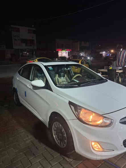 سلام عليكم 
سلام عليكم
اكسنت ٢٠١٥ خليجي  
فتحه سقف 
تحكمات ستيرن 
مكينه ١٦٠٠
بيهه صبغ بهلال الجاملغ الخلفي وطخه بجنطه باقيه ع تصليح 
السعر ١٠٤ ورقه  ومجالها بسيط جداً
***********
حي العامل
