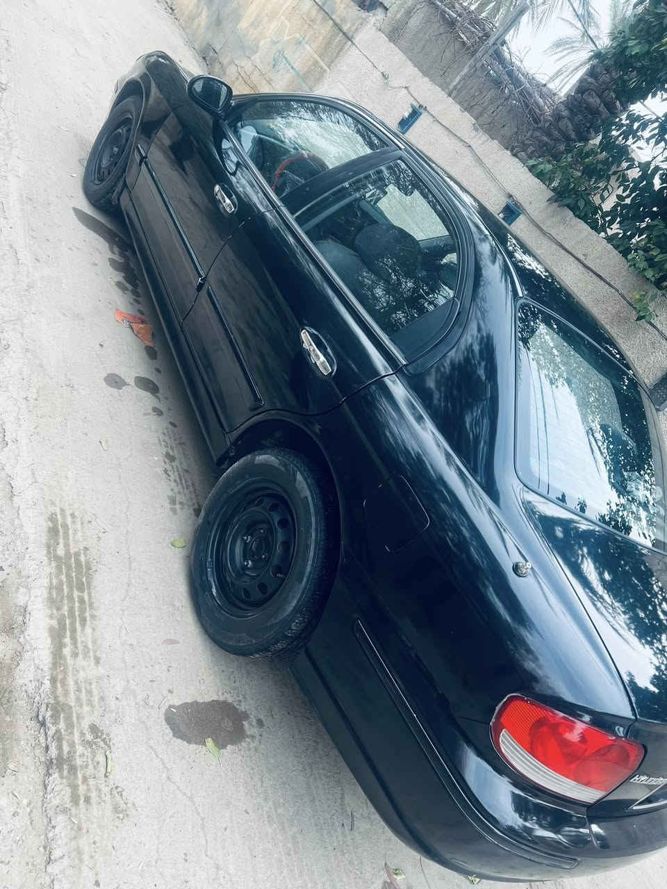 السلام عليكم سوناتا موديل ٢٠٠٥امريكي حادثها بالبدنه الاماميه بدون اي داخل ومصبوغه عام للجماليه سونارها بيها بدون اي ضربه محرك ٤ جديد كير جديد صدر كلها جديده رقم بغداد الجديد هزه وأرقام جديد سعرها ٦٨ مكاني بغداد *********** واتساب *********** سياره جديده احلى من الصور
