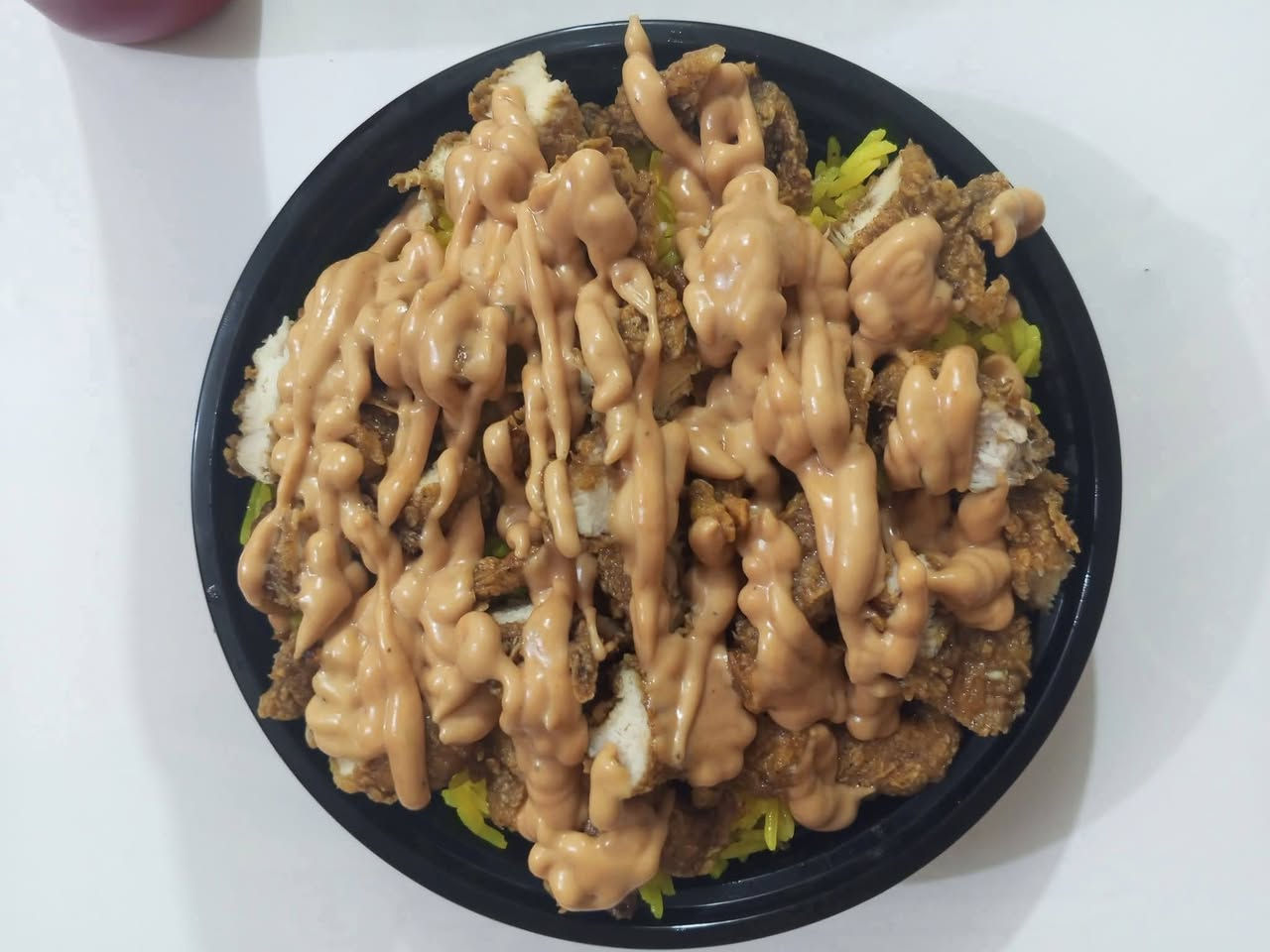 الريزو يم بنو وبس🫶🎀
الطعم ادمان بحد ذاته🤤🫶
الدجاج ستربس
الصلصات:-
كلاسيك
مدخن
باربكيو
السعر:  3000 فقط 
للحجز: *********** او مراسله الصفحه
