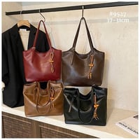 ❣️جــديــد  الانسه ❣️  حقيبه (جامعيه ) حجم كبير  مختومه من داخل جلد طر...