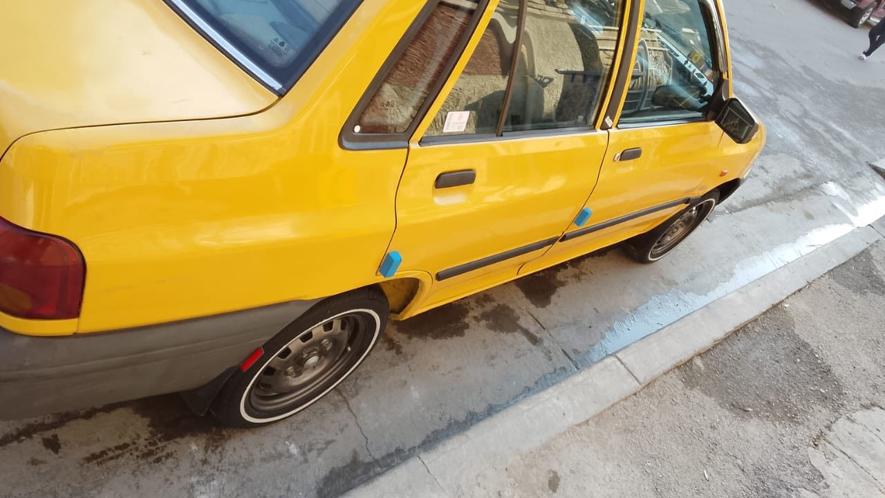 السلام عليكم سايبا موديل 2011
السياره بلاديه وجاهزه 
كير مكينه مكفولات 
تبريد ❄️ ثلج 
شواصي بلاديه مكفوله 
صبغ هلالات وجاملغ خلفي الايسر 
السياره جاهزه كل نقص مابيه 
السعر 34$ وبيه مجال قليل 
عنوان الشعب شارع الاسواق
***********
