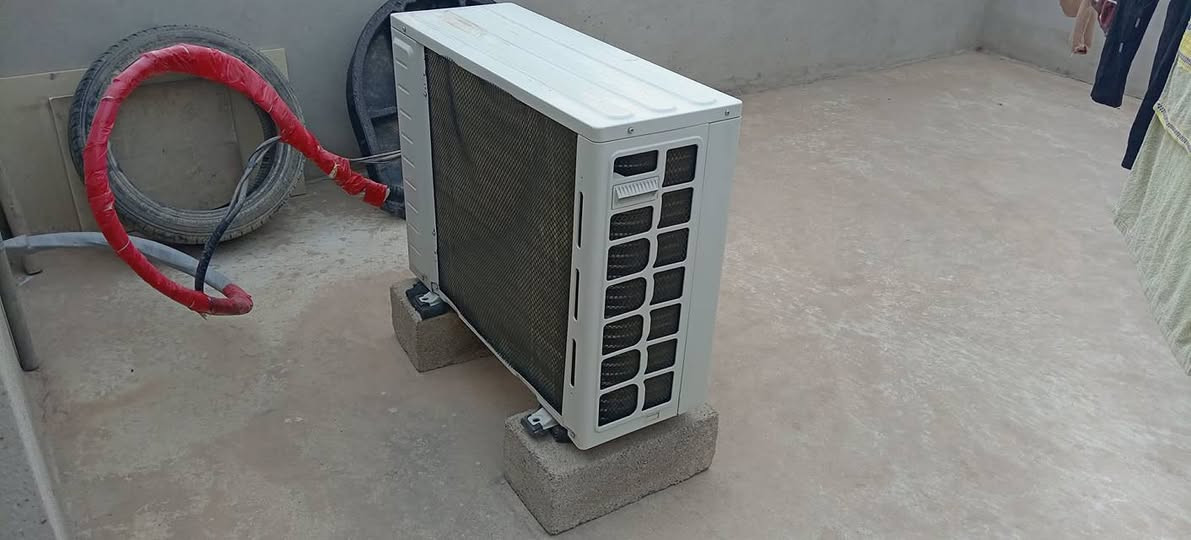 السلام عليكم سبالت للبيع عدد اثنين نوعية جنرال حجم 2 طن استعمال قليل نظيفات
للاستفسار الاتصال عالرقم 
‏‪***********‬‏
***********
