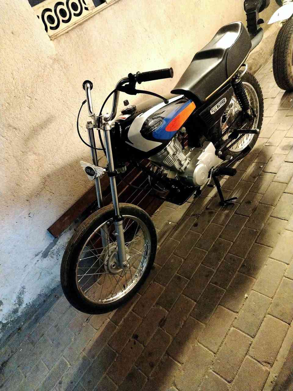 شاص 26 سكنر
***********
تعميره شلامشه 24
دراجه توها معمره
المو شراي لا يدخل
اتصال على الواتساب
فقط
