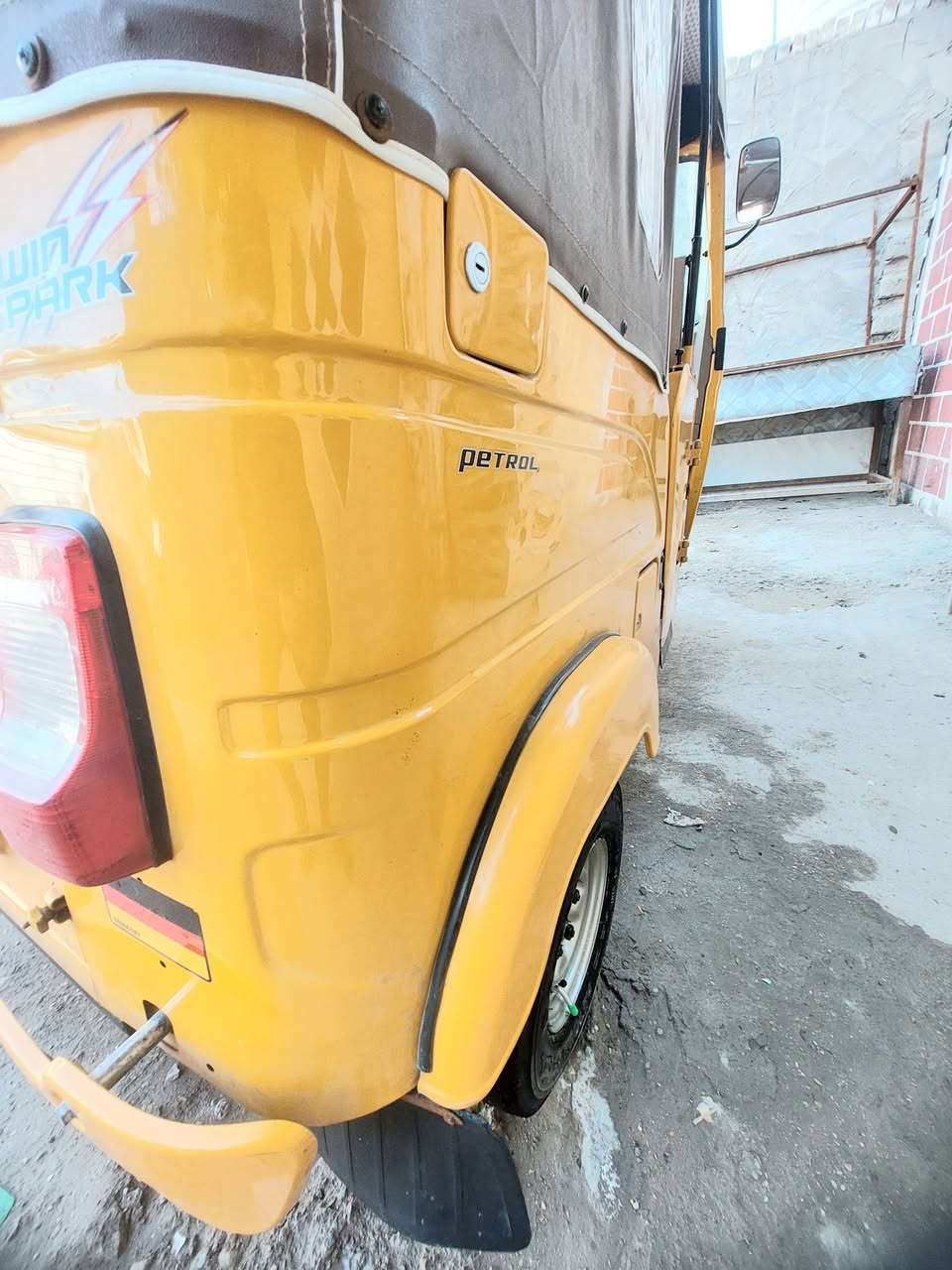 السلام عليكم تكتك للبيع زيرو موديل 23
شهر 12
تحويل وصل بسمك مباشر 
مكان التكتك بابل القاسم                                   ***********
