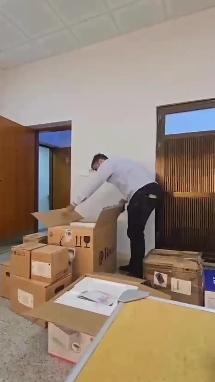 ✨​ مستمرون بخطى ثابتة نحو دعم وتطوير المؤسسات الصحية في جميع أنحاء العراق 🪩

💪​ضمن جهود شركة الحياة الطبية المتواصلة لتجهيز ودعم القطاع الصحي الحكومي بأحدث التقنيات المختبرية العالمية، تم بحمد الله وتوفيقه تنصيب وتشغيل جهاز:

​🌟 Swelab Alfa Plus Standard 🌟
🇸🇪 سويدي المنشأ - جودة وكفاءة عالية🇸🇪

​📍 مكان التنصيب: مستشفى عين التمر العام / التابع لدائرة صحة كربلاء المقدسة.
✅ الاعتمادية: الجهاز مُقيّم ومعتمد رسميًا من قِبل وزارة الصحة العراقية.

💥​يأتي هذا الإنجاز تجسيدًا لرؤيتنا المستمرة في توفير حلول مختبرية دقيقة وموثوقة، تساهم في رفع كفاءة التشخيص وتحسين جودة الخدمات الطبية المقدمة للمواطن العراقي.

⭐️​نحن نفخر دائمًا بثقة المؤسسات الحكومية، وملتزمون بالوصول إلى كافة محافظاتنا الحبيبة عبر تقديم الدعم الفني المستمر والصيانة الدورية لضمان استدامة الأداء. 🔬🤝

💥​SUCCESS IS JUST THE BEGINNING 💥
​
​
​#شركة_الحياة_الطبية  #Boule_Diagnostics  #Swelab_Alfa_Plusوزارة_الصحة_العراقية
#اجهزة_مختبرية #المختبرات_الطبية  
#Hematology #Laboratory_Solutions #Iraq  #Karbala
دائرة صحة كربلاء المقدسة - الموقع الرسمي


**إذا كنت صاحب هذا الإعلان وتريد حذفه لأي سبب، رجاءا أرسل رسالة إلى الدعم الفني**