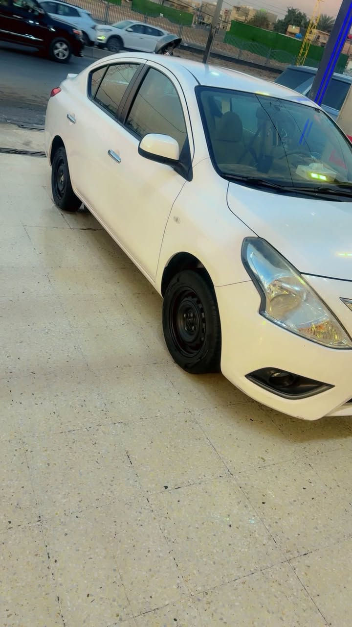سلام عليكم نيسان سني هندي موديل ٢٠٢٠ رقم بغداد الجديد بأسمي تحويل ثاني يوم مكفول من كلشي عدا بارد بالباب الخلفي السونار مرفق السعر ١٠٧ $وبيها مجال مكاني بغداد البياع ***********
