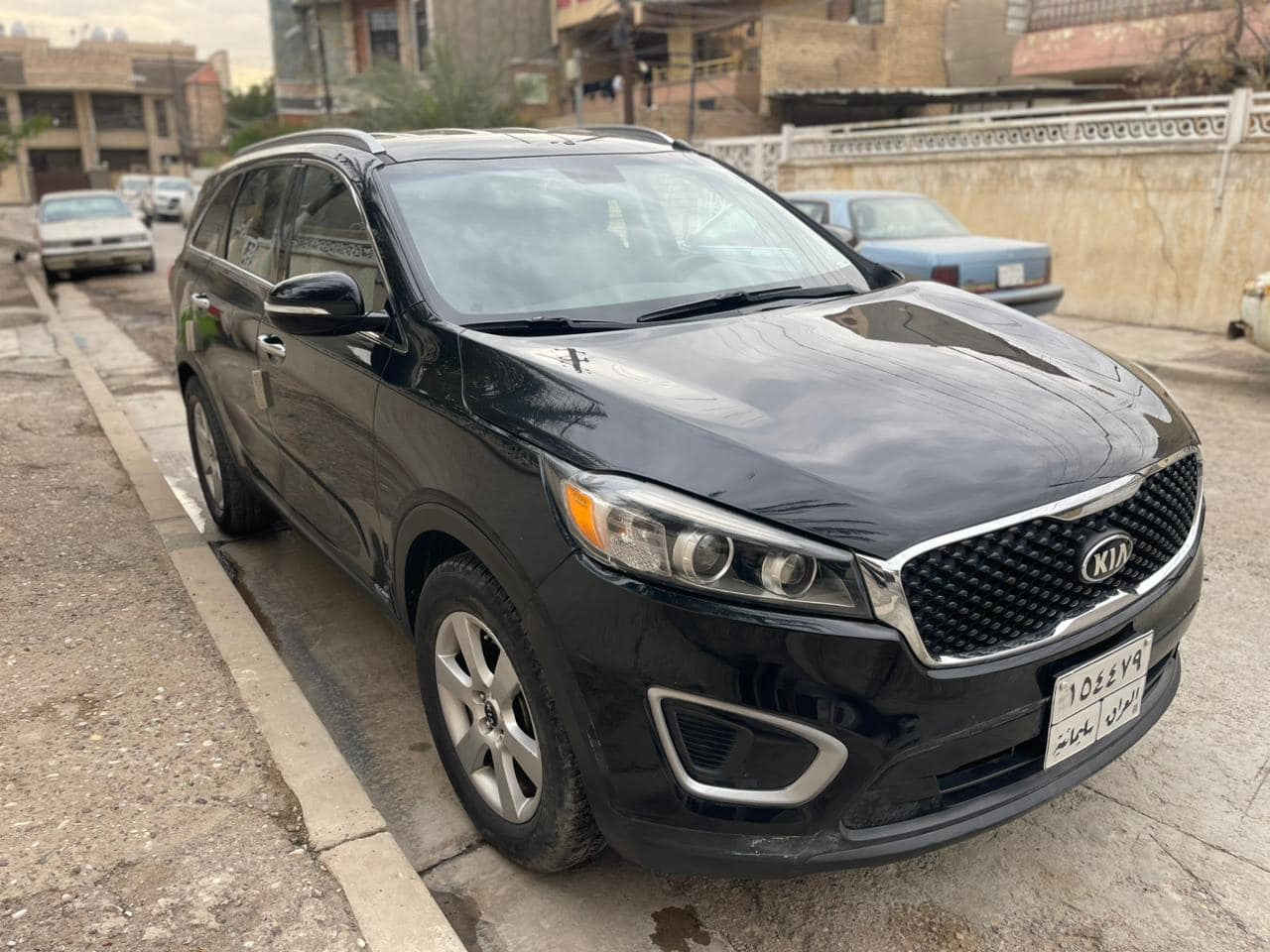 سورينتو 2017   وارد امريكي
ماشيه 75 
حادث باب خلفي فقط  
يعني قطعه وحده فقط 
صدر امامي خلفي جديد  
جاهزه من كل النواحي برغي مابيها نقص 
149 قفل قفل قفل 🔒🔒🔒 بدون عمله 
  بالخير ع ياخذها سياره جديده وما ناقصها شي  
عنوان بغداد زيونه او بلديات 
***********
 مكلف بالنشر
