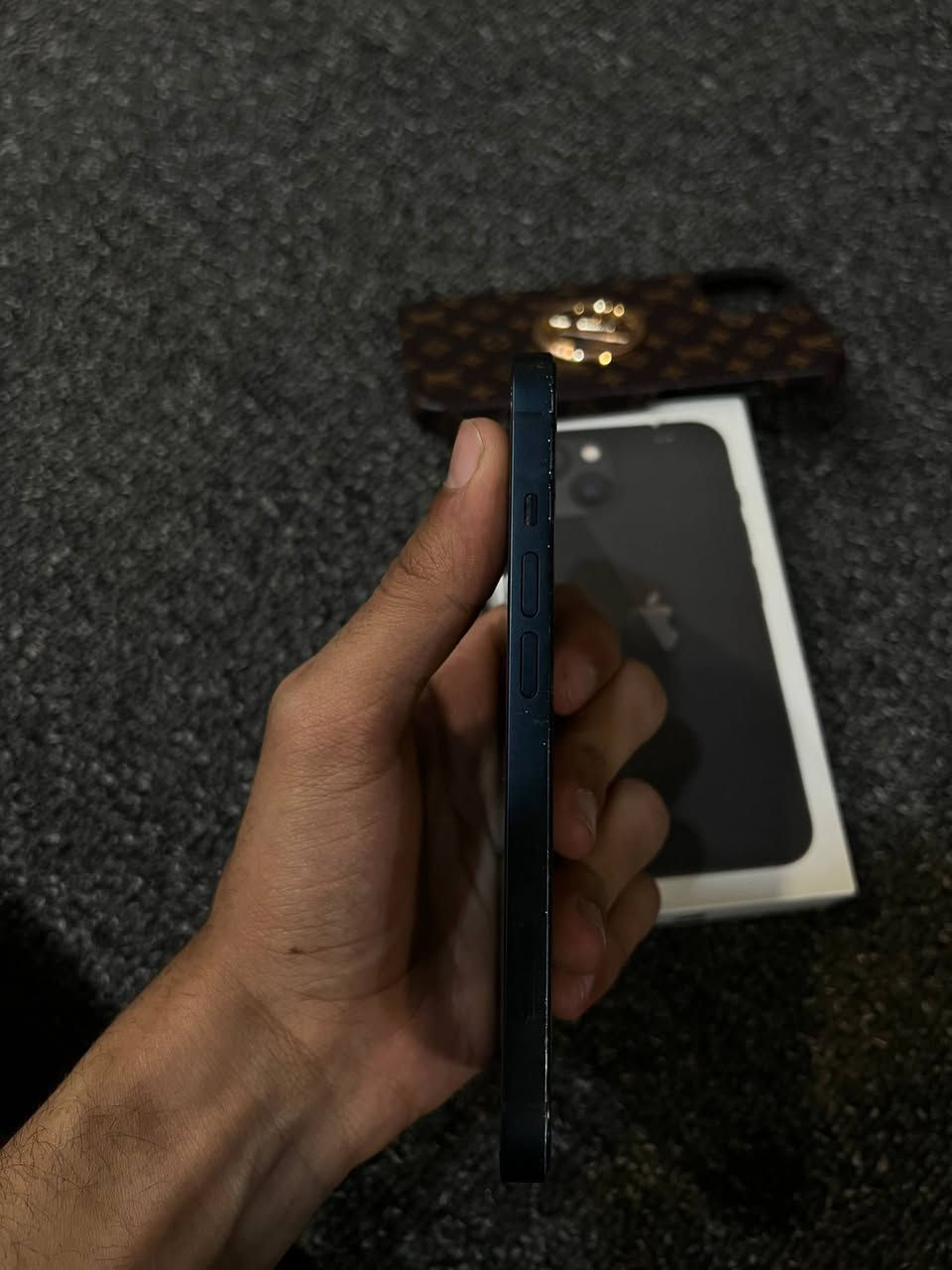 ايفون 13 عادي مكفول وتر كامل ملحقات ذاكره 128 بطاريه 90 بلادي السعر 390 ويرهم مراوس بأحدث مكاني نجف شارع الصب 
***********
