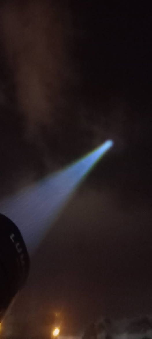 من رخصة الادمن 
لايت ماركة لومنتوب العالمية 
من اقوي الايتات المدي البعيد يصل الي كيلومترين و نص 
(٢٥٠٠ متر )
نظام ليزر 
مضادة للماء و الغبار 
Rgb سويج 
مصنوع بالكامل من المنيوم 
جديد لوك غير مستعمل بالعلبة مع جميع الملحقات و البطارية مال  
الشركة ياخذ شحن تايبسي و لا قطعة بالعلبة منقوصة 
 ( السعر ١٦٥ الف وبي شوي مجال لطيبين )
للإستفسار عالخاص اخوان الأعزاء 
يوجد توصيل لجميع محافظات العراق


**إذا كنت صاحب هذا الإعلان وتريد حذفه لأي سبب، رجاءا أرسل رسالة إلى الدعم الفني**