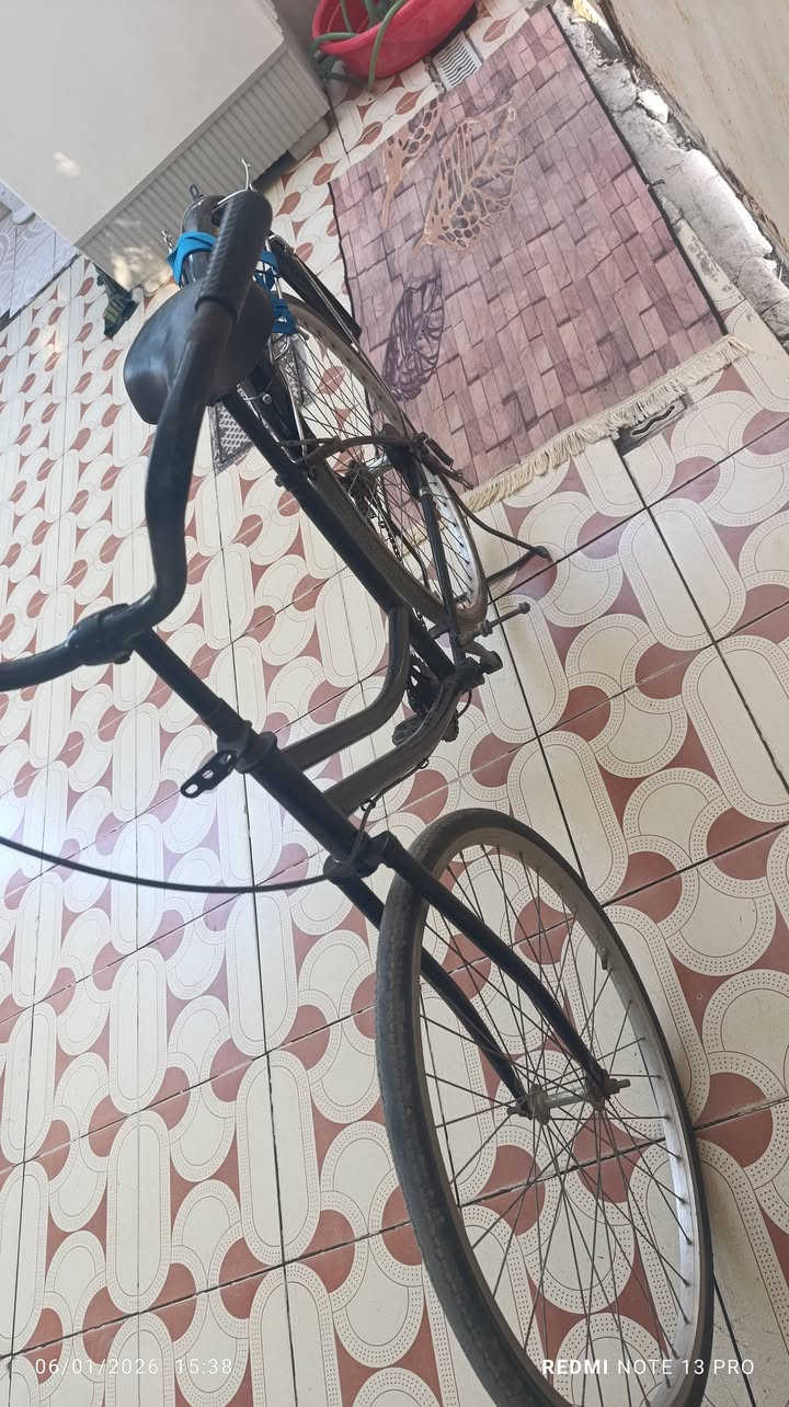 السلام عليكم باسكل مصبوغ تعميره جديد ماعوزه اي شي مديل بس ختم تايرات جدد جوابه جدد بريك وره جديد جمالغات وياه حجم 26 سعره 55بي مجال شراي بي خير ويدلل مكاني شطره حولي ***********واتساب
