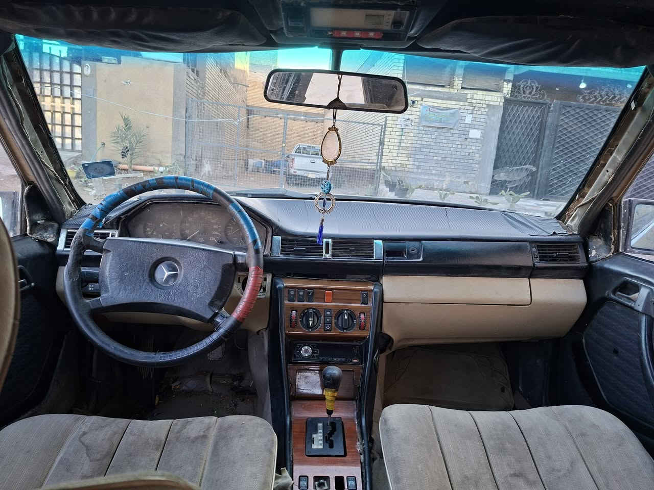 مارسيدس دب مديل ١٩٨٧ رقم بغداد الماني سنويه ٢٠٢٨ محور كير ومحرك بطه جاهزه سعرها ٣٨ وبيها مجال مكانها كربلاء حي النصر ***********
