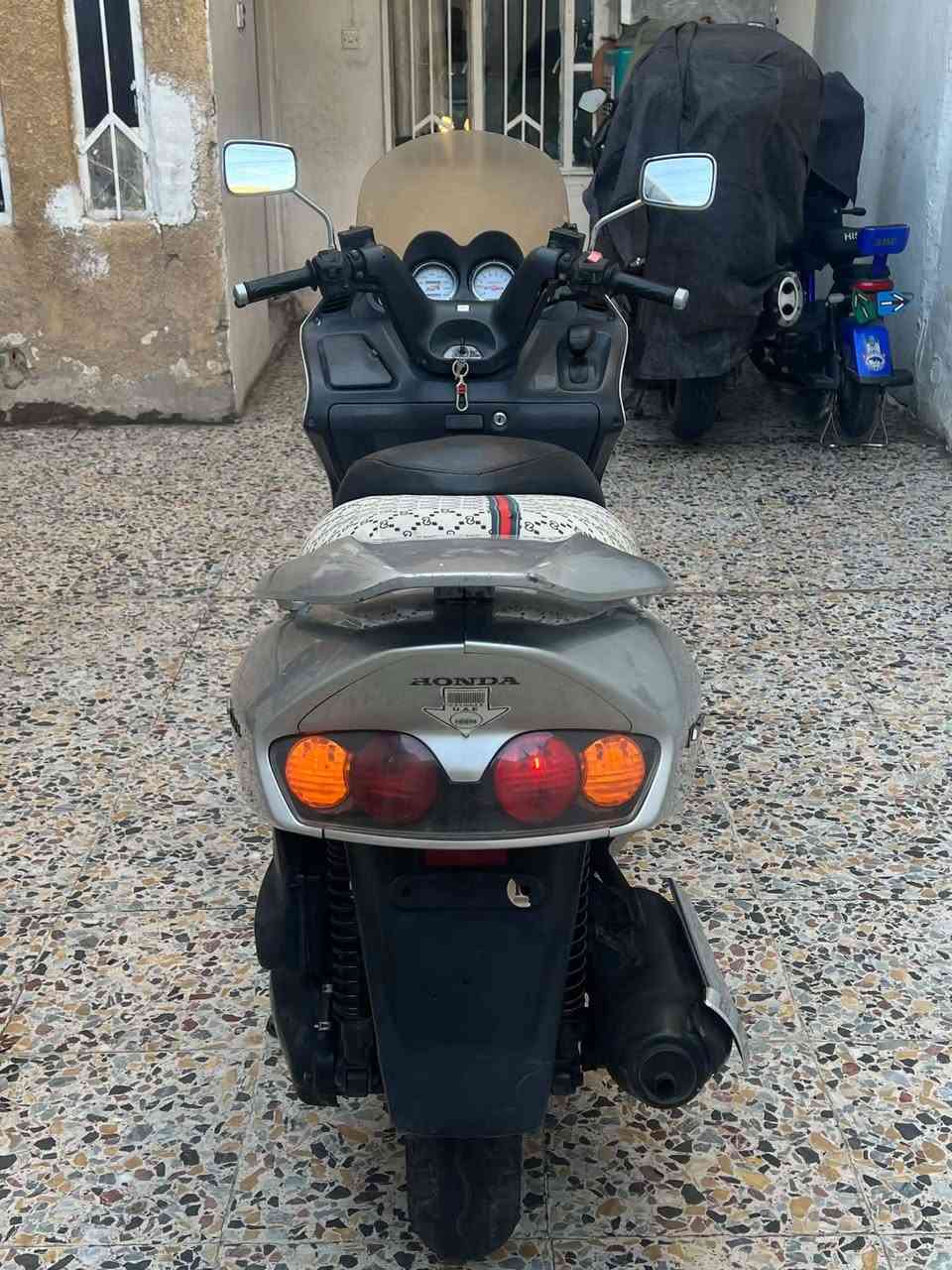 فورزا سويج صفر سته البيع دراجة كامله مابيه نقص كهربائيات كله شغاله مكان بغداد مدينه الصدر 
السعر ٨٠٠ الف ستفسار ***********

