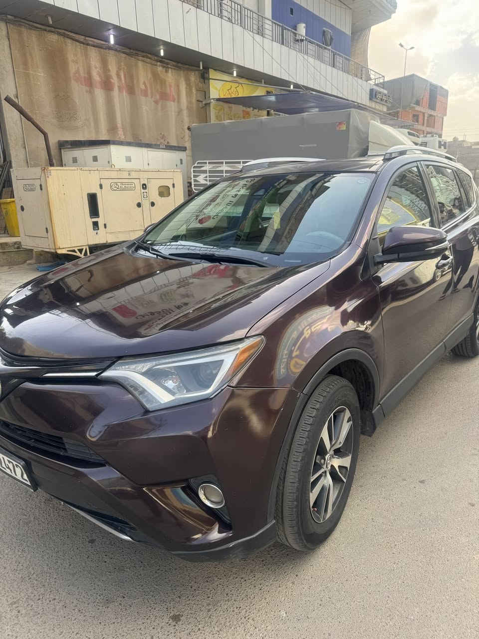 السلام عليكم 
راف فور للبيع 
مديل 2017 
ب140 وبيه مجال 
مكان السياره بغداد 
للتواصل ***********
