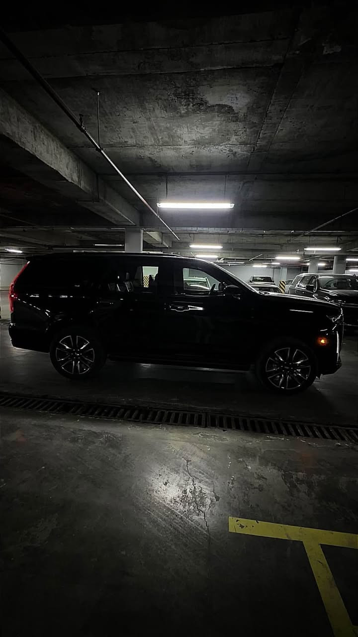 🔥كاديلاك اسكاليد بلاتينوم 2023 امً المساج
⚡️⚡️ رقم بغداد  مميز ⚡️⚡️
📣 سعر مميز 📣
✨ فول مواصفات 1/1 اعلى فئة
✨السيارة كفاله عامة 
🔹السيارة وارد أمريكي بدون صبغ باب وجاملغ تبديل بلادي 
💯مغلفة PPF جديد داخل وخارج لدى SK

 🔰 عنوان الفخامة الأمريكية والمواصفات الخارقة

🏁 ماشية فقط 27 الف كم 

🟠 المواصفات 
• سعة V8 محرك
• ⁠ناقل حركة أوتوماتيك 10 سرعات
• ⁠نظام دفع رباعي ذكي
• ⁠إضاءة أمامية وخلفية LED كاملة
• ⁠باب صندوق كهربائي - فتح بالقدم
• ⁠داخل المقصورة مركبة فضائية VIP
• ⁠مقاعد جلد فاخرة بتبريد وتدفئة
• ⁠3 مقاعد كهربائية
• ⁠نظام مساج في المقاعد الأمامية
• ⁠فتحة سقف بانوراما
• ⁠نظام ترفيهي متكامل
• ⁠شاشات OLED منحنية 
• ⁠شاشة خلفية للركاب
• ⁠نظام ملاحة
• ⁠أبل كاربلاي وأندرويد أوتو
• ⁠شاحن لاسلكي
• ⁠نظام صوت AKG Studio
⁠Reference بـ 36 سماعة•  
• أنظمة أمان متقدمة
• ⁠رادار أمامي وخلفي
• ⁠نظام الحفاظ على المسار
• ⁠كاميرات 360 درجة
• حساسات أمامية وخلفية
• مثبت سرعة ذكي
• نظام الركن الذاتي
• نظام صوتي 36 سماعة 
• ويل قياس 24 آنج 
• أبواب شفط  دوسات كهربائية 
• داخل أسبرسو جوزي غامق

📍 مكان السيارة بغداد

☎️ رقم صاحب السيارة
***********

‏‎ بغداد, العراق
