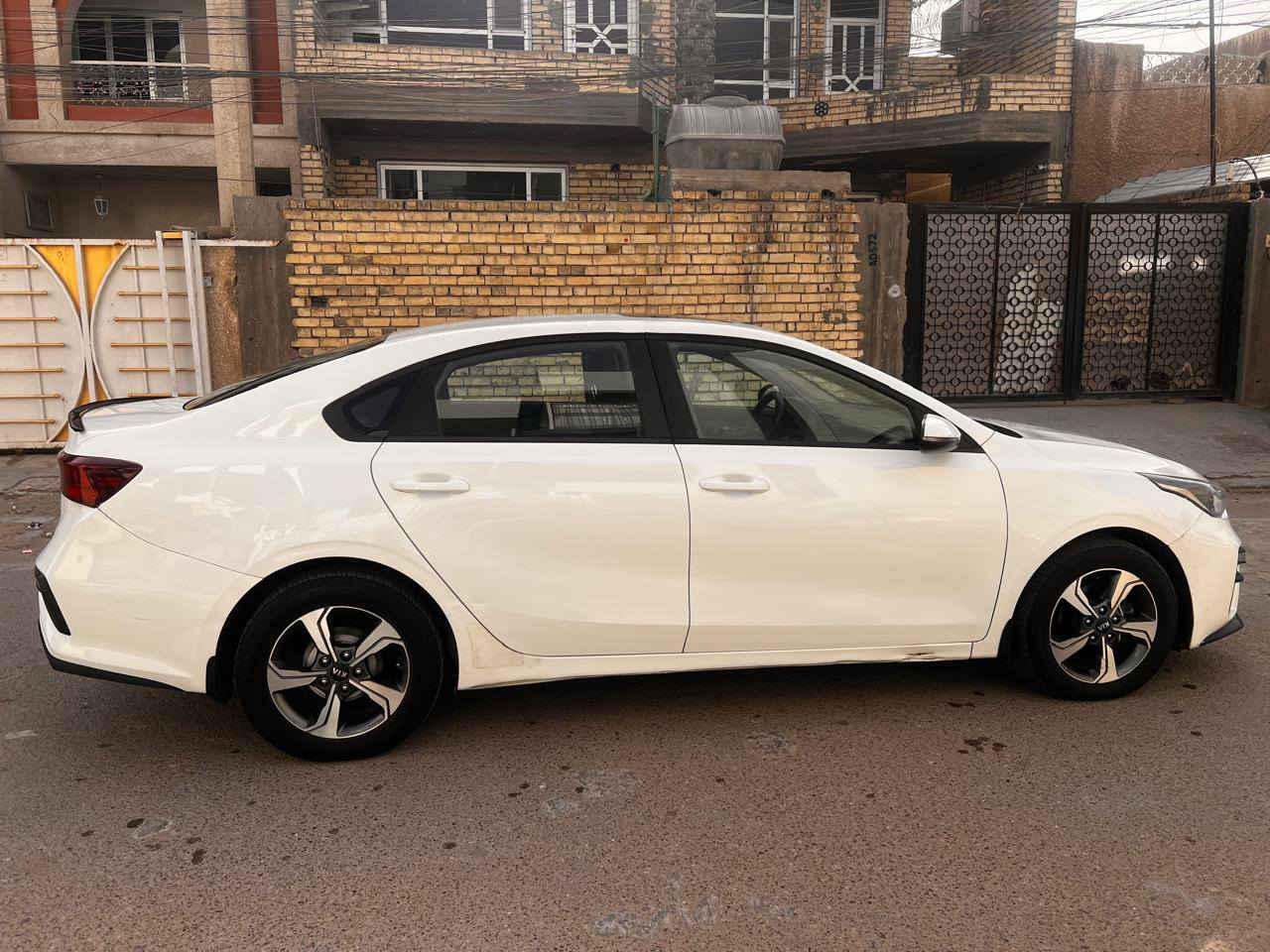 سيراتو موديل 2019 فول فتحة شاشة ابلادي 
مكفوله من ضربه ومن صبغ شرط 
محرك 1.6 
ماشية 138وقابله لزيادة 
السعر 152 وبيه مجال كلش بسيط
العنوان / المثنى 
للتواصل / ‏‪***********
