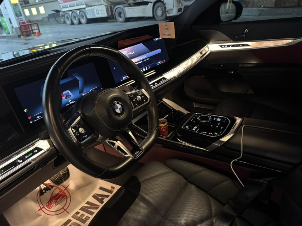 بي ام كرستاله مديل 2024وكاله العروش حجم 735 خليجيه فول مواصفات جاهزه مكانها بغداد ماشيه 5 الاف مكفوله كفاله عامه ايبادات خلفيه بعدها كوله عل الوكاله للاستفسار ***********
