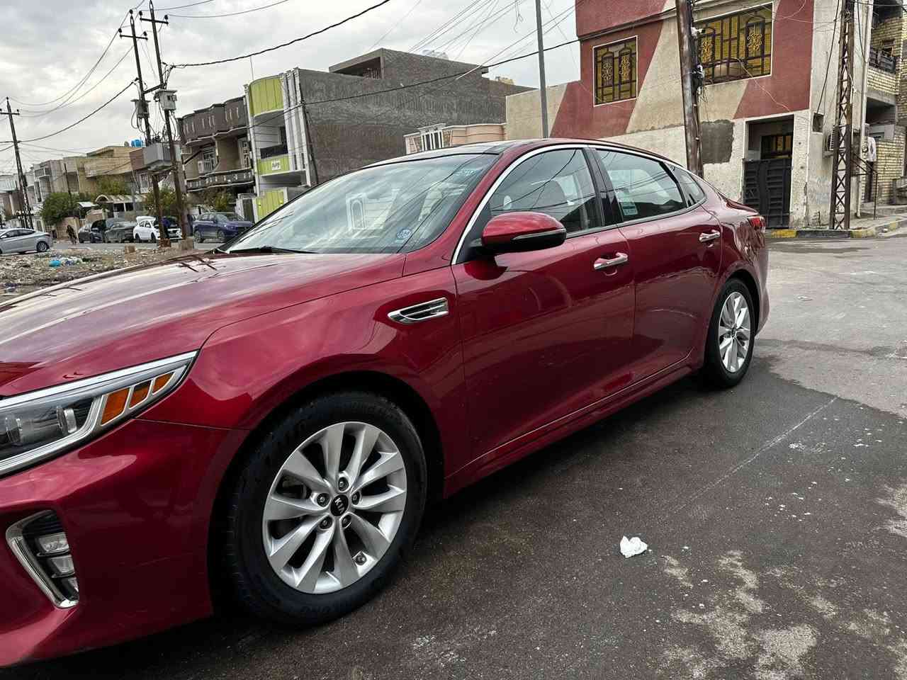 السلام عليكم
مواصفات S اعلى مواصفات 
KIA OPTIMA 
موديل 2018 
وارد امريكي ضررها دعامية خلفية 
باب السايق كلير وخلف السايق نص الباب كلير فقط كلير بدون معجون ولا تبديل 
محرك 2400 GDI
سيارة فول عدا البصمة
السيارة نظيفة وجاهزة متصرف عليها دينار 
سنوية لل2027 بأسمي تحويل ثاني يوم 
موقع السيارة بغداد الثعالبة
الرقم للأستفسار 
***********
