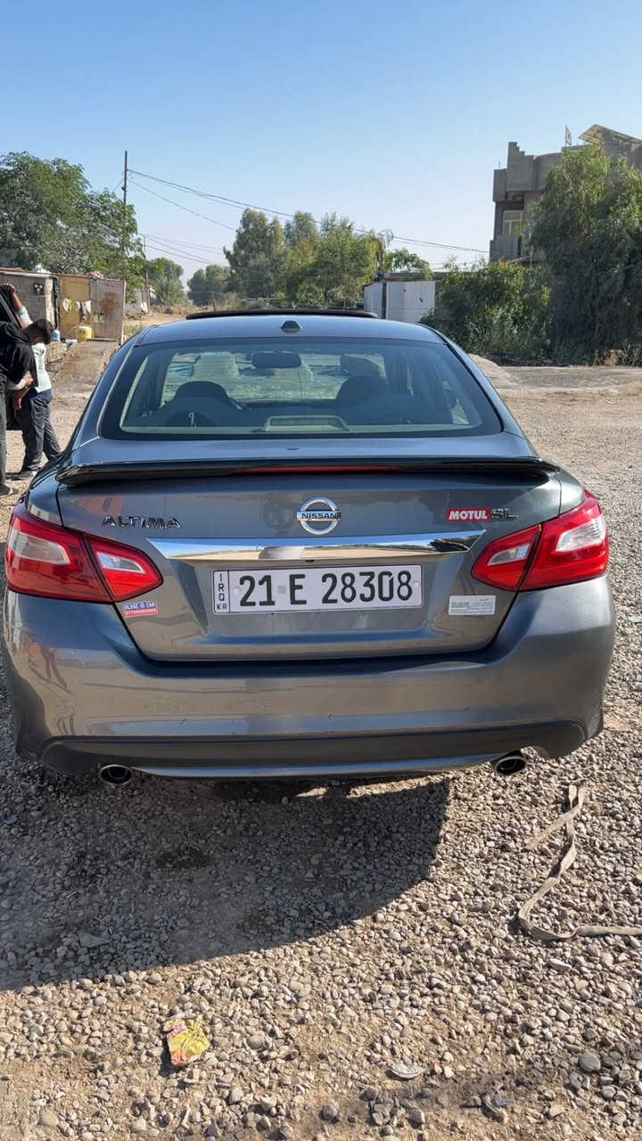 سلام عليكم 
التيما 2017 رقم سليمانية فول مواصفاتSL
 كشن جلد وكهرباء وتدفئة وستيرن تدفئه ورادار جانبي وفتحة سقف
ضرر قطعة وحدة بدون دواخل صدر تايرات محرك كير مكفول بدون ايرباك ماشية 102 الف مايل 
مكاني ديالى - كنعان
 السعر 143 وبيها مجال بسيط
***********
