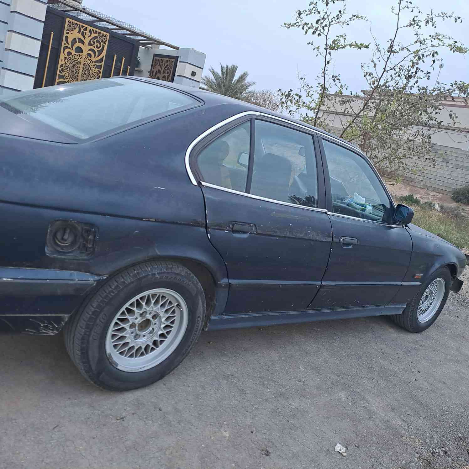 بي ام دبليو ٥٣٥
موديل ١٩٩٣
رقم انبار مشروع وطني سنوية ساقطة صار شهر 
مكينة مفتوح ٥٣٥
سيارة مال تعمير
عليهة غرامات ورقتين
او مراوس صاحبهة موجود بديالى شرط التحويل 
او مراوس سعر ٢٨ وبي مجال قليل
المكان ديالى المقدادية الاتصال ***********
