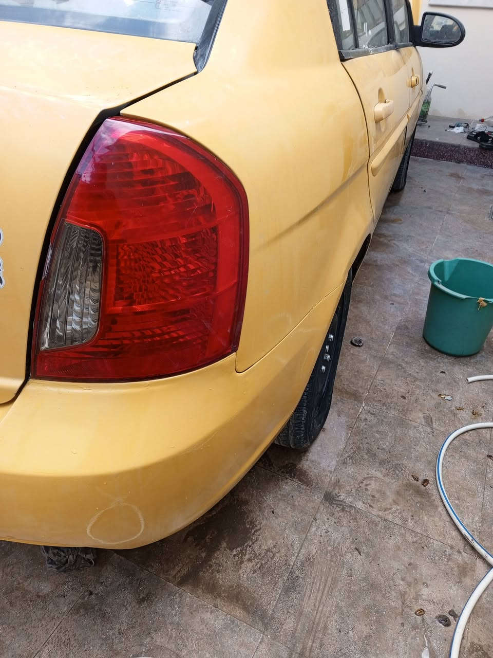 سلام عليكم  اكسنت موديل 2007  فول عادي ما مسجل على كابون  محرك 14  اول صبغه يعني معجون قليل حيل بيه دخل بل دير الوراه بس  الباقي كفاله المكان الموصل *********** ،***********. سعره 68 بيه مجال قليل
