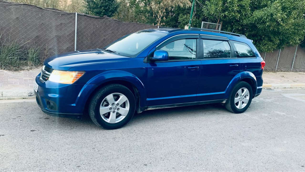 السلام عليكم دوج جورني 2012
وارد امريكي 
حادث جاملق امامي 
بيه قطع صبغ 
مكينه v6
3600
فول موصفات
بصمه تشغيل 
بصمه بل ابواب 
3قطع تبريد  
صدر امامي خلفي نضيف
تايرات نضيف
مكينه بلاديه ما مفتوحه
كشنات تدفئه 
ستيرن تدفئه 
تبريد ثلج
سنويه لل30
بسمي رقم دولي 
مكاني يغداد 
***********عبد بغداد, العراق
