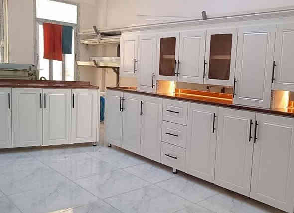 للبيع كاونتر جديد تفصال شغل درجه ولى خشب تركي أصلي اج دي اف وبيه ضمان خمس سنوات قياس  3متر مع سنك متر ونص مرمر هديه ضاءه سعره 800 بس للحجز والستفسار واتساب ***********
