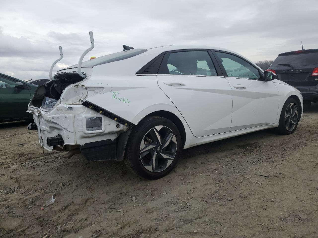 للبيع الانترا موديل22
فول موضفات
حادث موضح بل منشور
ماشيه 170الف
مكانه بغداد الدوره 
السعر 160بيه مجال قليل 
***********
