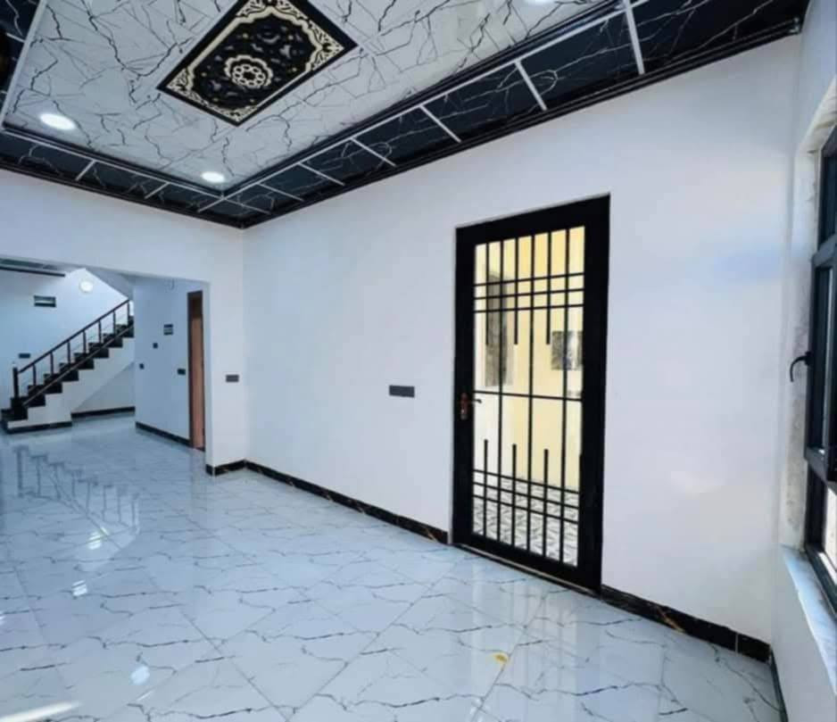 � دار للبيع – حي الملايين الثانيه مدخل مقابل المول 
• المساحة: 120 متر ➖ واجهه 6 متر 
• خدمات كامله ماء وكهرباء وتبليط
🔹 المواصفات :
• بناء حديث نضام دكتات وسبالات وكامرات
• الطابق الأول: غرفتين نوم + صالة + استقبال + صحيات
• الطابق الثاني: غرفه نوم + صالة
• سند زراعي ملك صرف بستان ووصل تمليك
للاستفسار والتفاصيل الاتصال .
#مكتب_انوار_الموصل_للعقار
***********
***********
‏‪***********‬‏
