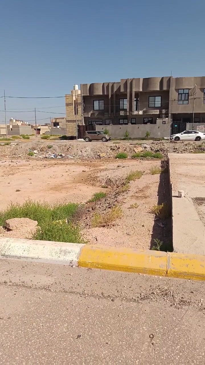 قطعة أرض ١٠٠ كربلاء عام ١٤٧ مجمع السيده رقيه ***********
