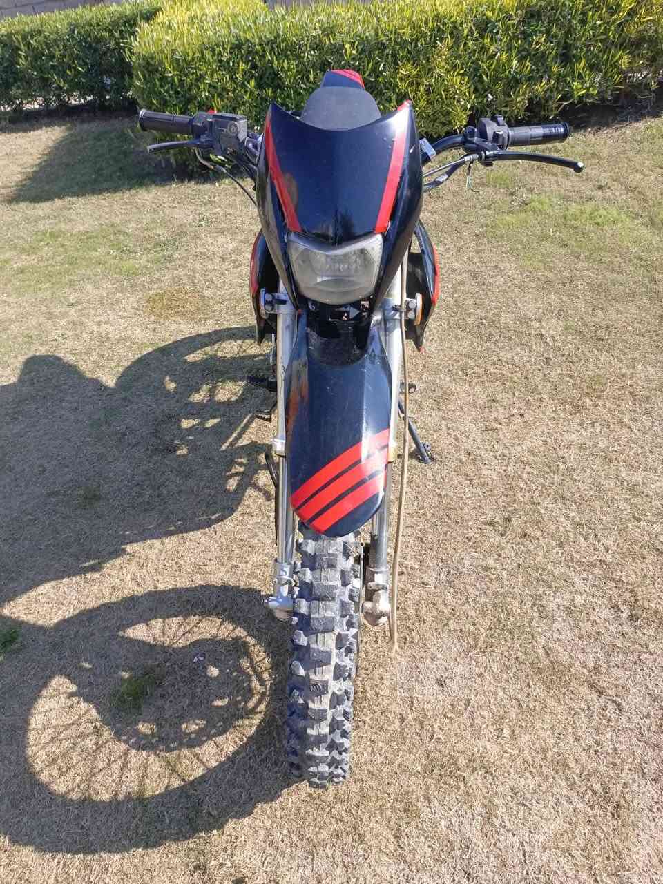 قفاز مكينه 200موديل 21 سعر 700وبي مجال مكان ناحية السد العظيم ***********
