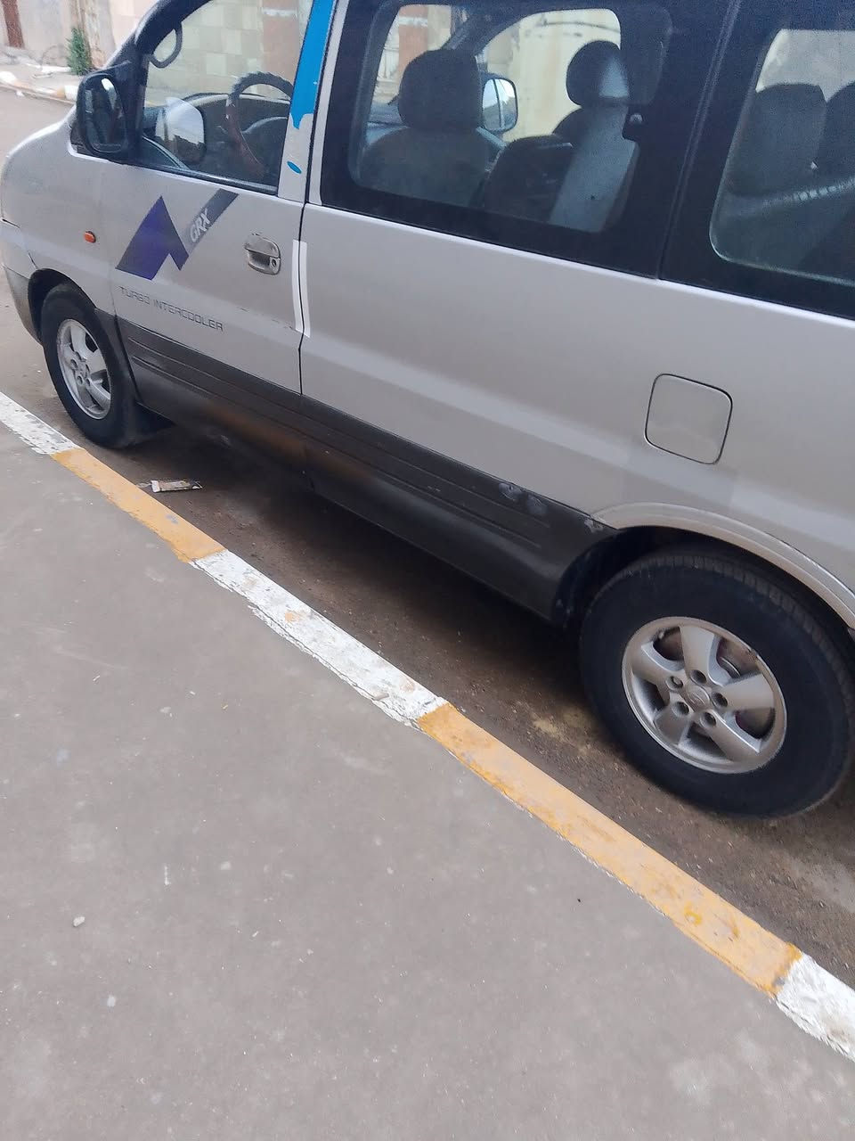 سلام عليكم ورحمه الله وبركاته 2007مفتوح اوتوماتيك كفاله من ضربة والصبغ 8راكب اجره رق ذي قار تصليح بل شاصي اثرخياص محرك وكبر وتبريد جاهزه بيع مراوس عادي سعر75هاتف ***********
