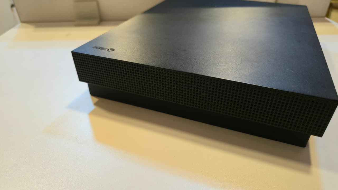 اكس بوكس وان اكس
واحد تيرا 1000g
جوستك وحدة
بدون كيبل طاقة و HDMI

جهاز نضيف و ما مفتوح و استيكرات موجودة

***********
بغداد مدينة الصدر قطاع 19 بغداد, العراق
