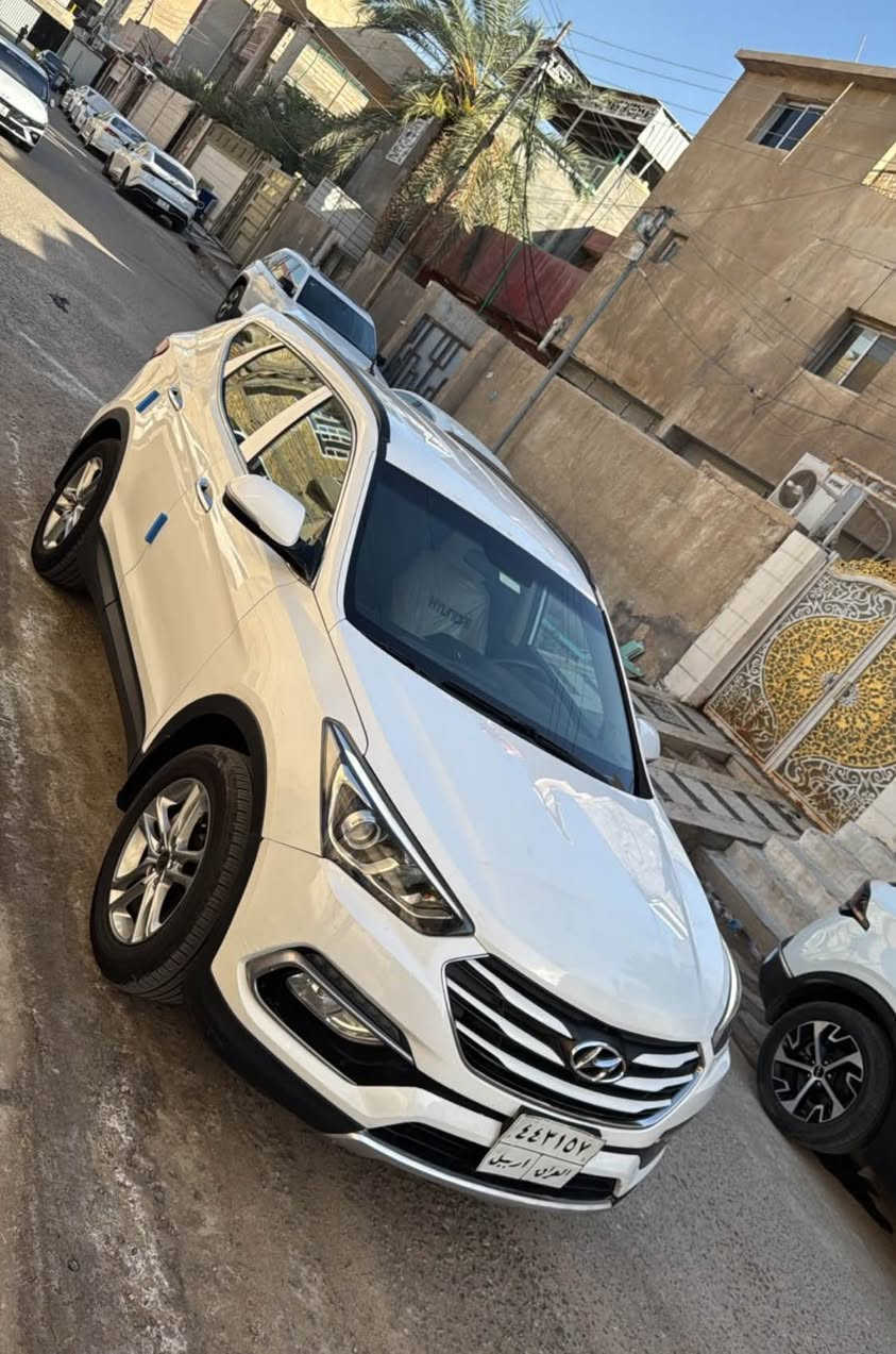 السلام عليكم 
هونداي سنتافيا 2018 خليجي 4 سلندر دوش
( رقم اربيل بأسم شركه تحويل او وكاله والشركه مضمونه لا عليها حجز ولا ضرائب ) 
مواصفات السياره 
مري جانبي قلاب شفط 
اشاره ترحيب 
داخل لد ازرق 
كشنات كهرباء 
كشنات جلد 7 راكب 
تبريد 3 قطع 
شفتات استرين 
تحكم استيرن 
3 مود قياده 
صندوق كهرباء 
لايتات ابو لد الزنون 
داخل بيجي 
بردات خلفيه 
( تبريد حداده مكينه كير جيد جداً كارتون  ) 
( السياره بيها جاملغ امامي صبغ ايسر + جاملغ امامي ايمن صبغ فقط  بدون ضربه + بارد قليل ) 
السياره نضيفه جداً ومابيها نقص ابدً 
ماشيه 93 كيلو متر
مكان السياره البصره المعقل 
رقمي *********** 
السعر 155 وبيها مجال البصرة, العراق
