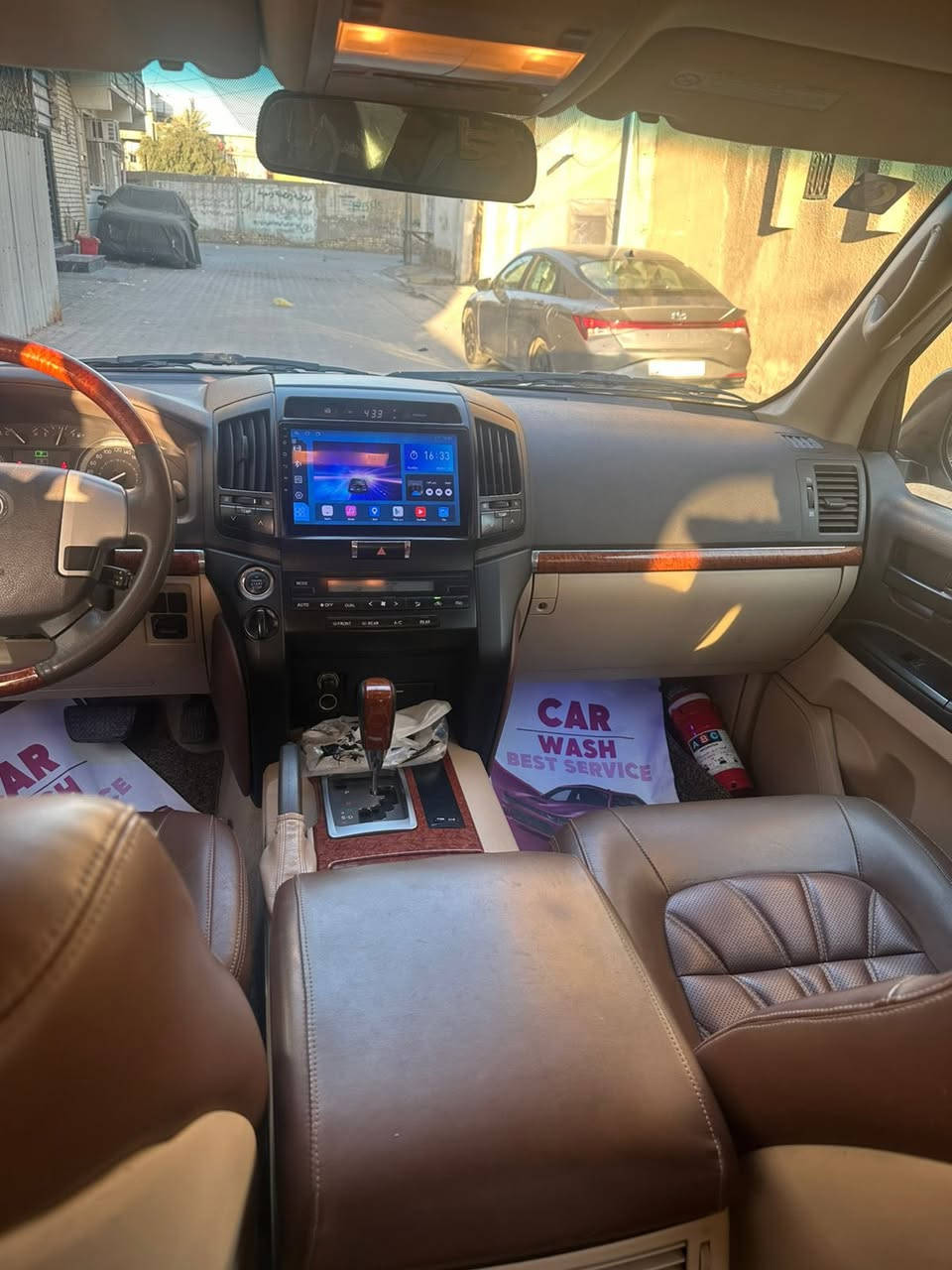 سلام عليكم لاند كروز بريم مكفوله كفاله عامه الفين 13 وياه بصماته ثنين موصفات البريم معروفه تشغيل عن بعد وهل امور تعرفونه بعد سياره جديده ماشيه 180 ومري قلاب تخم تاير هسه شاده صار شهر وسياره بسمي وعلى ايدي استلام شركه واستخدام شخصي سياره من ناحيت نضافه فول نضافه وسياره نقص مابيهه رقم بغداد اي شي تريد تستفسر عليها انتصل هذه رقم ***********
