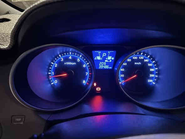 السلام عليكم 
#توسان خليجي 2014 
ماشيه 39 الف كيلوو حقيقي 
مكفوله من الصبغ والضربه والشخط 
سياره جديده جداً 
وومتعوبه 
مكاني بغداد 
*********** 
السعر 175 وبيها مجال جدا بسيط
