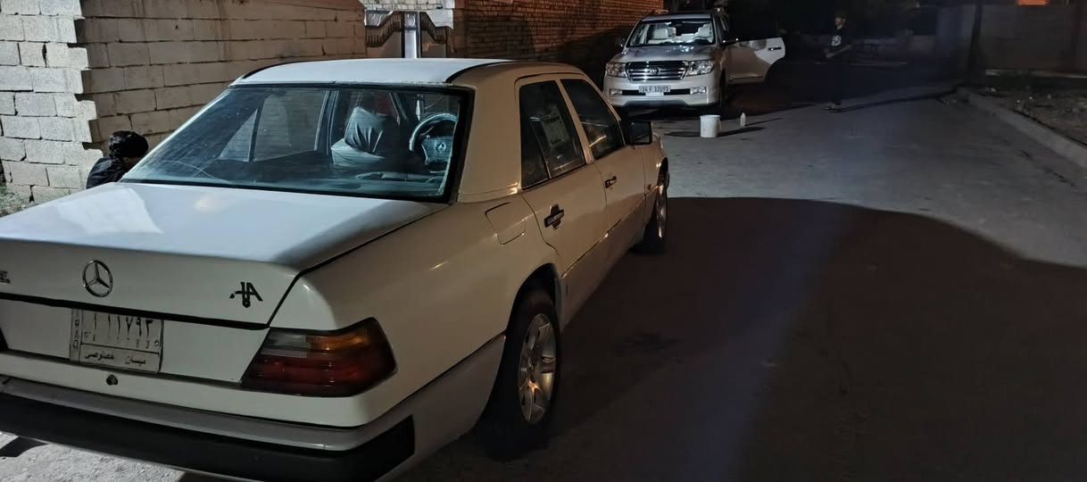 مرسدس مكينه وكير جدد بطه تخم تاير كهربايت كله شغاله وجاهزه  سنويه الحد 28رقم ميسان سياره معمره وجاهزه حلاه من صوره يستفسار  ***********
