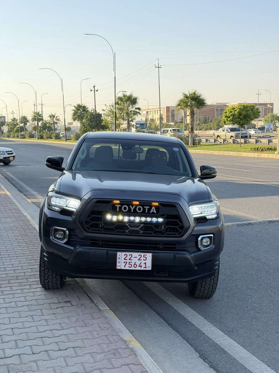 تاكوما
موديل 2023
فور ويل (دبل اكسل)
٦ سلندر
سيارة دعامي الى دعامي ب شرط بدون صبوخ
بس بيها ٣ تعديل بارد 
يرباك بس سقف سيستم
ماشي ٨٠ الف ميل
سيارة بصمة 
سعر 265
عنوان / دهوك - تيرمينال
0750 457 1471
