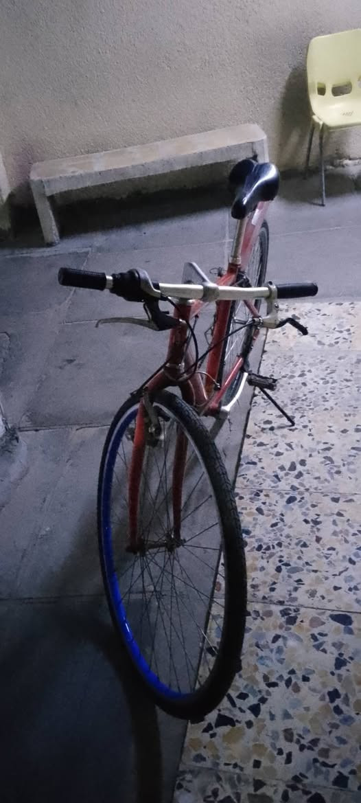 سلام عليكم باسكل سي سبعميه فول موصفات باسكل حلو بس يراتله ترتيبات اريده 65 وبي مجال حك الجيه المكان بغداد حي الاعلام قرب تقاطع درويش رقمي *********** واتساب او مازنجر ملاحظه الباسكل كيوره شغاله بريكات امامي خلفي هم شغاله بس يراتله جاملغ
