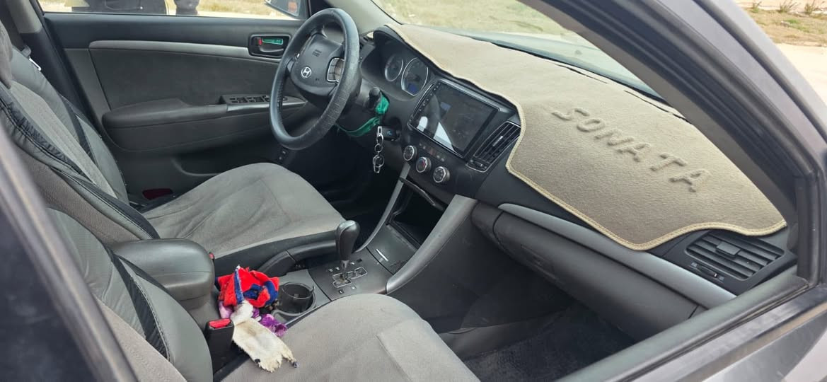 سوناتا 2010 متوام اربيل طبق الاصل وسنويه  كصه قماره المكان نجف سياره نضيفه وحلوه وارد امريكي محرك 2400 السعر52 وبيها مجال 
*********** متواجد فقط اتصال ع الرقم
