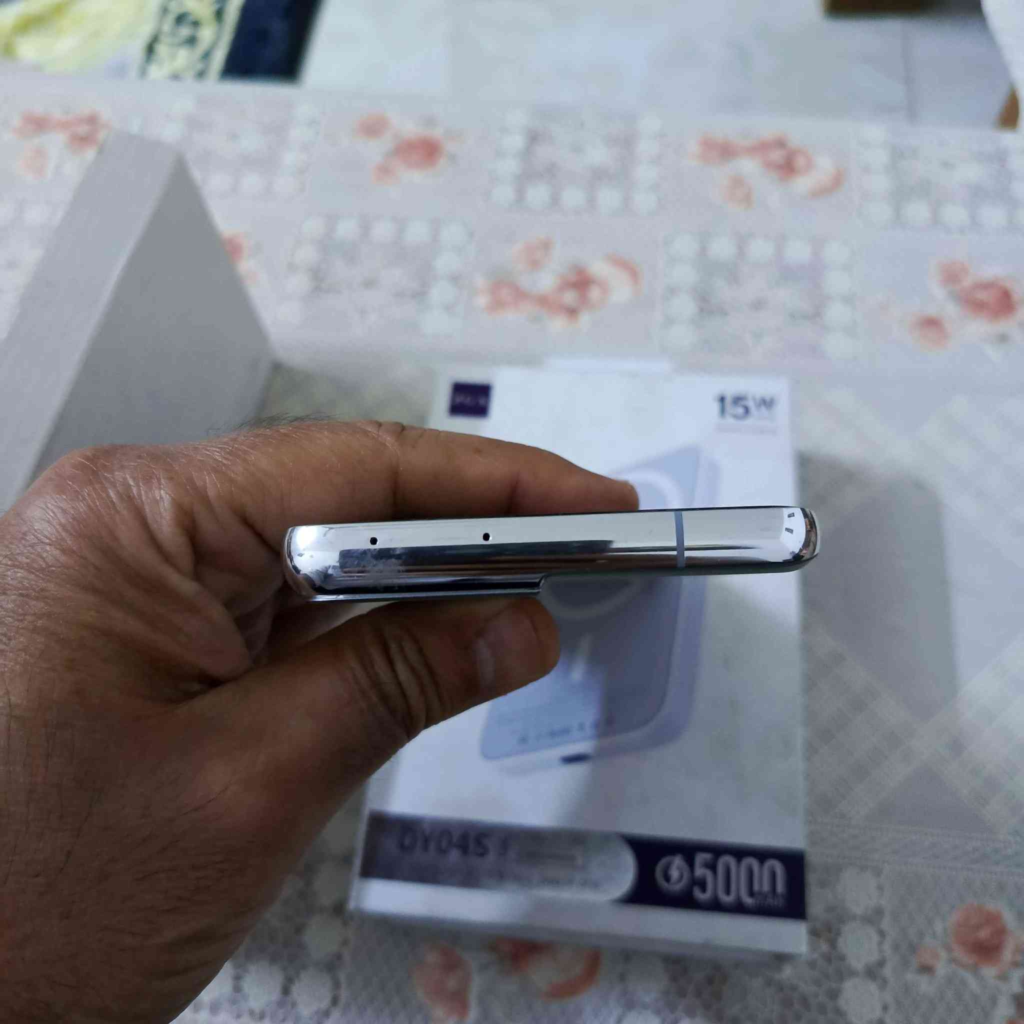 سامسونك اس ٢١ الترا ذاكره ٢٥٦ شاشة متوقفه نتيجه التحديث الاخير اللمس في القلم يشتغل السعر ٢٠٠ الاتصال *********** بغداد, العراق
