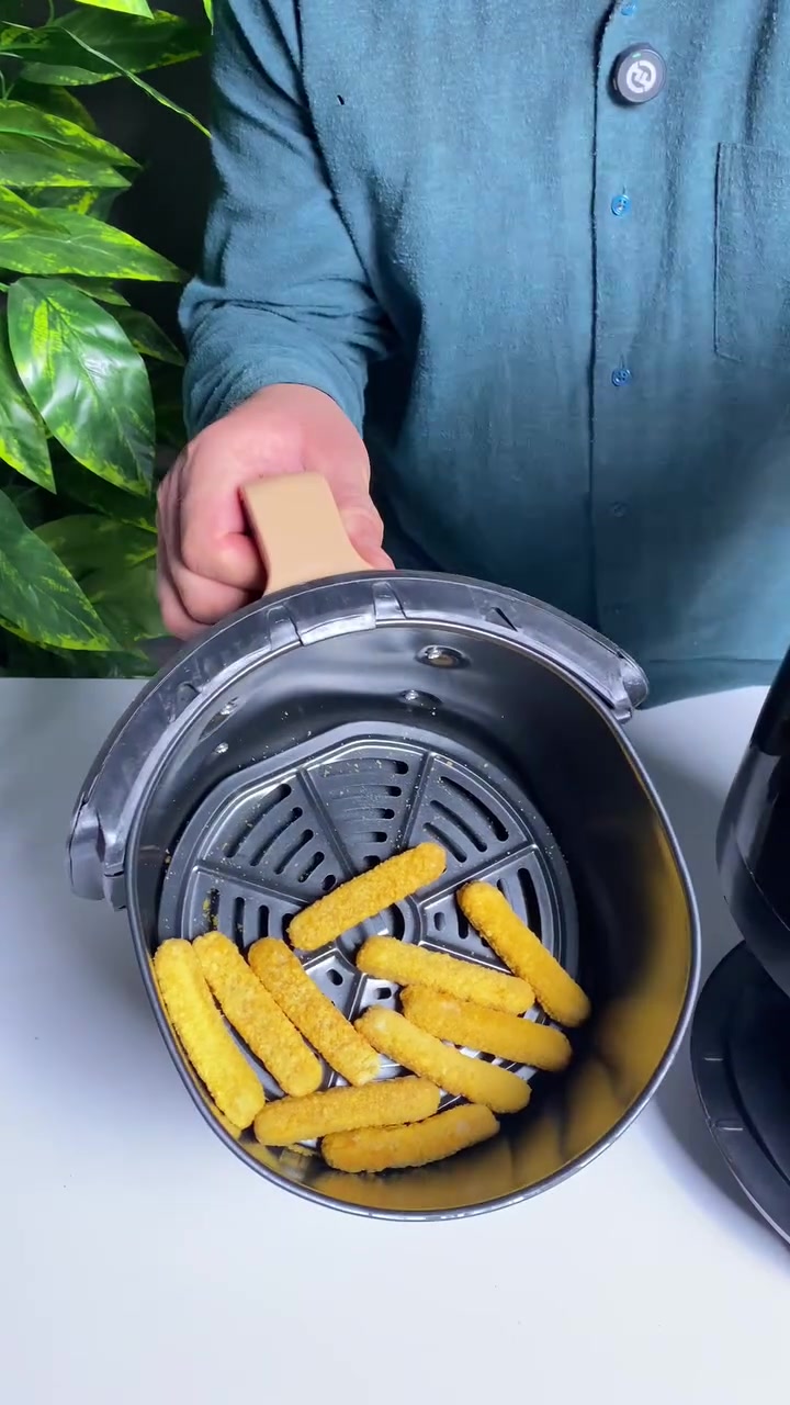 🍟✨ قلاية من ماركة Mezan
 6 لتر – أكلات مقرمشة وصحية بسرعة!
تحكم رقمي LCD، قلي بدون زيت، متعددة الاستخدامات 🍗🥔🥐
متينة وعملية لكل العيلة 💪

السعر 35 الف 

متوفر توصيل جميع انحاء العراق


**إذا كنت صاحب هذا الإعلان وتريد حذفه لأي سبب، رجاءا أرسل رسالة إلى الدعم الفني**
