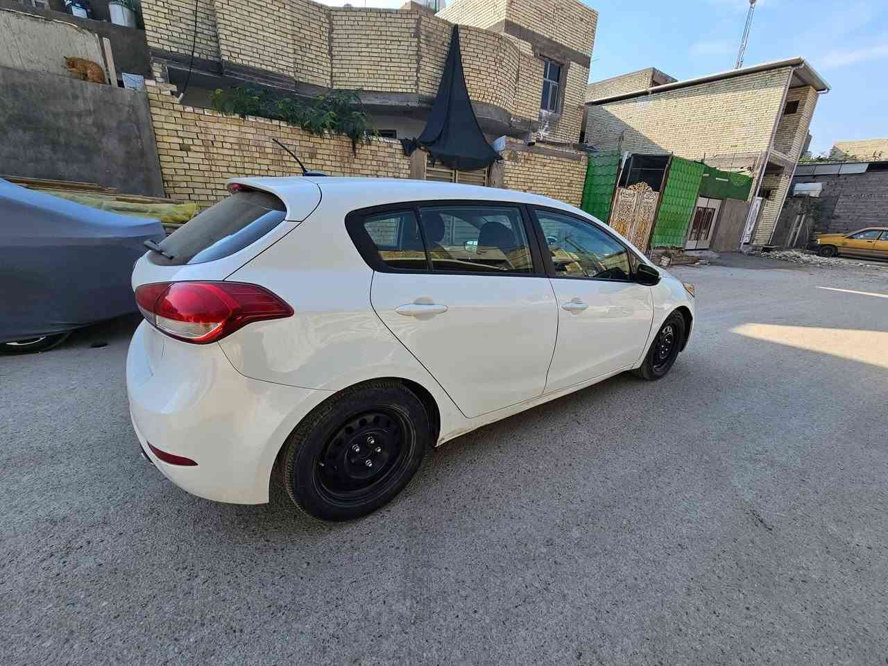 السلام عليكم
فورتي هاشباك 2016 مكينة 2000 

السيارة نظيفة كير ومحرك مكفولات حادثها بالصفحة عكس السايق صبغ 5 قطع بدون دواخل بدون بجم 
ماشية 69

للتواصل *********** 

السعر 91
