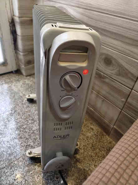 صوبات 2 زيتيه حجم صغير وحجم كبير
صغيره 30 
ول كبيرا 35 
مكاني ديالى بعقوبه 
***********
