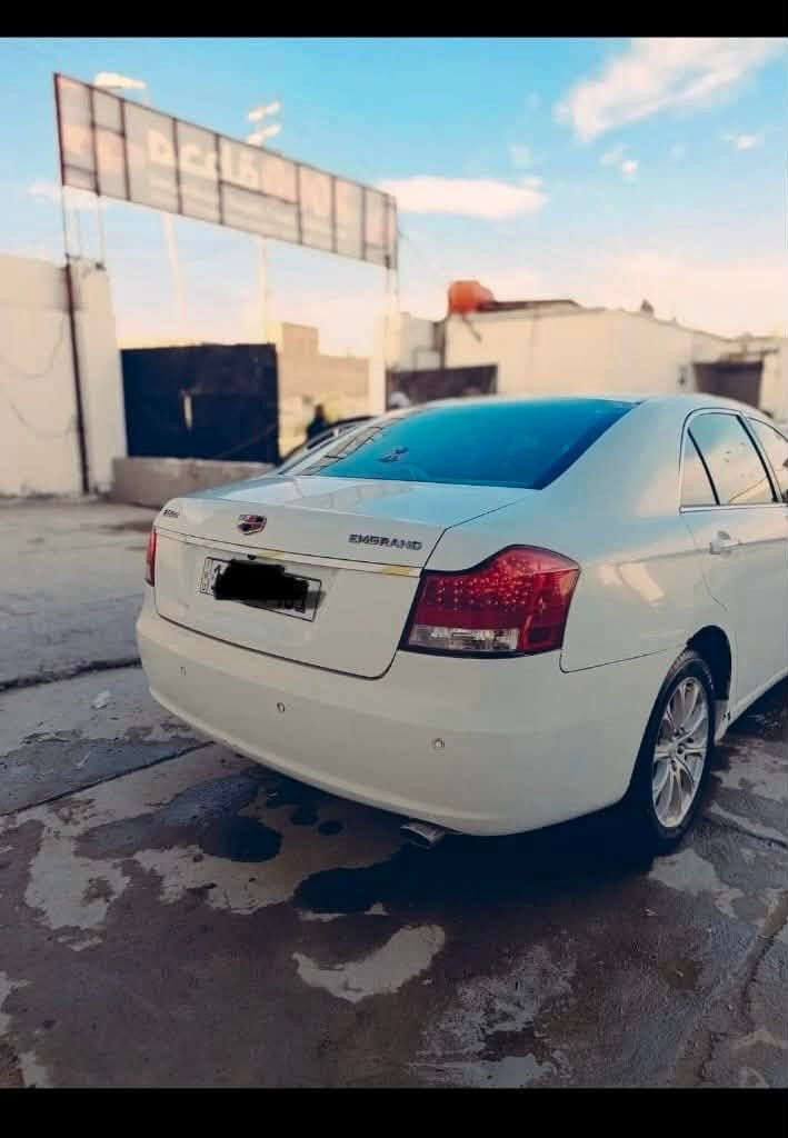 السلام عليكم 
امكراند c8 مكينة ميسبوشي موديل 12 سيارة حلوة مكينة خير من الله تبريد ثلج راديتر وبلي تبريد تايرات دبلات امامي كلة جديد بية جهة وحدة تلكيط خياسات 70 وبية مجال بسيط ***********
